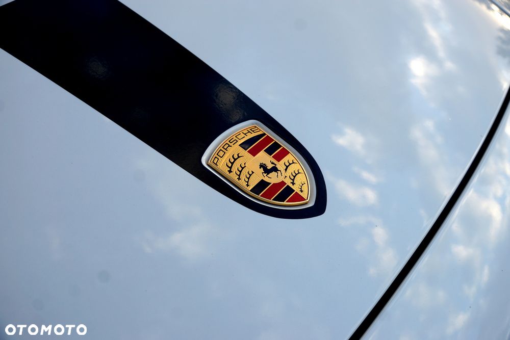 Porsche 911 Carrera 4S - 13