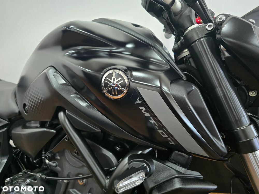 Yamaha MT - 27