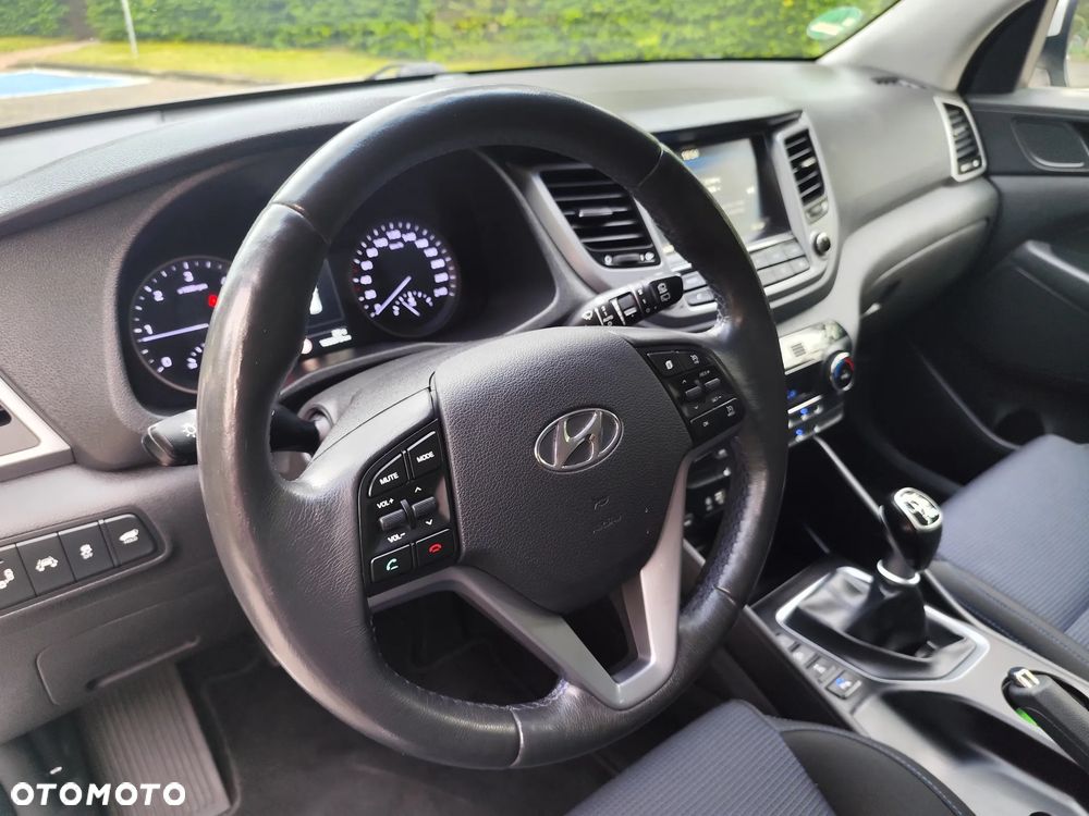 Hyundai Tucson 2.0 CRDi 4WD Intro Edition - 32