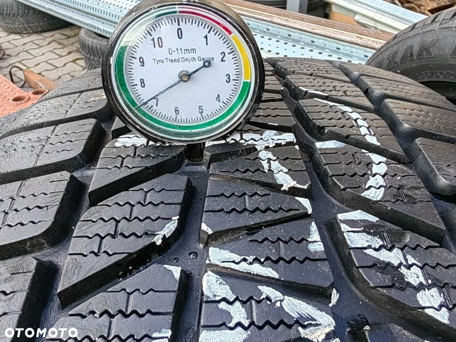 235/50R19 99H Bridgestone Blizzak LM 25 para zima PZ52 K5 - 3