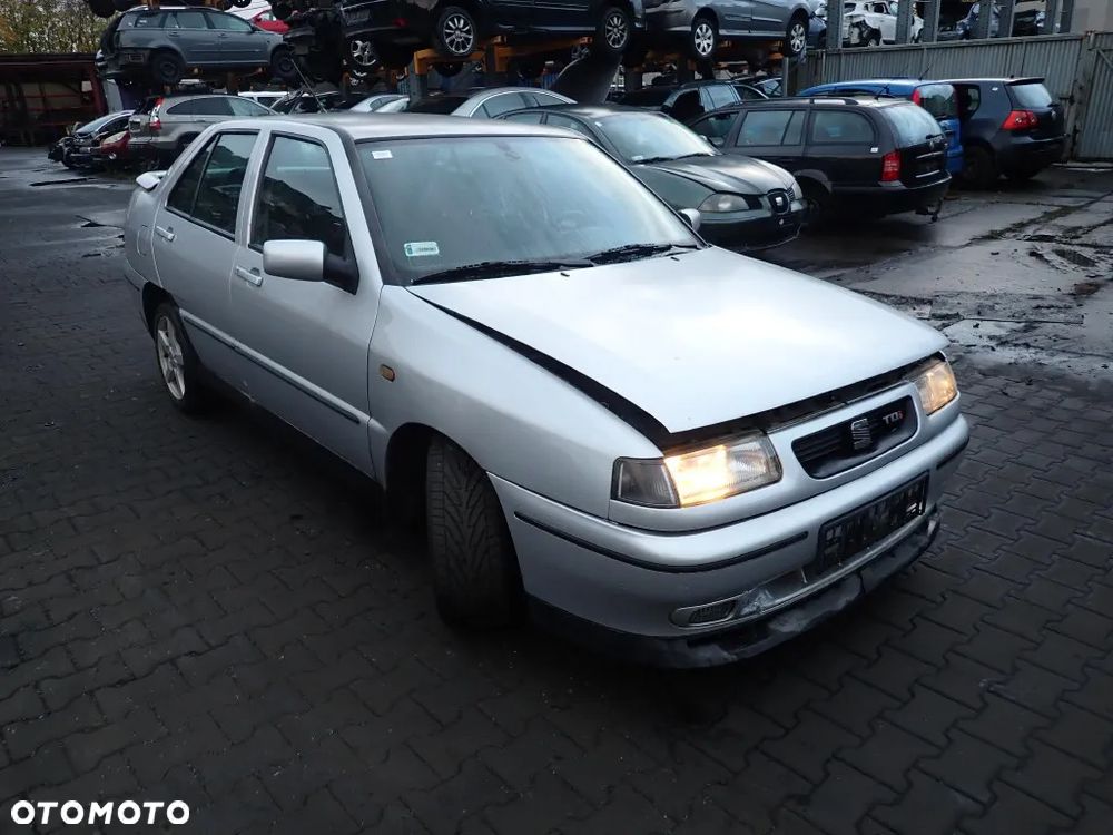 CZĘŚCI - Seat Toledo I 1,9TDI 110KM AFN FILM 5B CYP HB lakier LS7N 1998r. INDEX - 9718 - 3