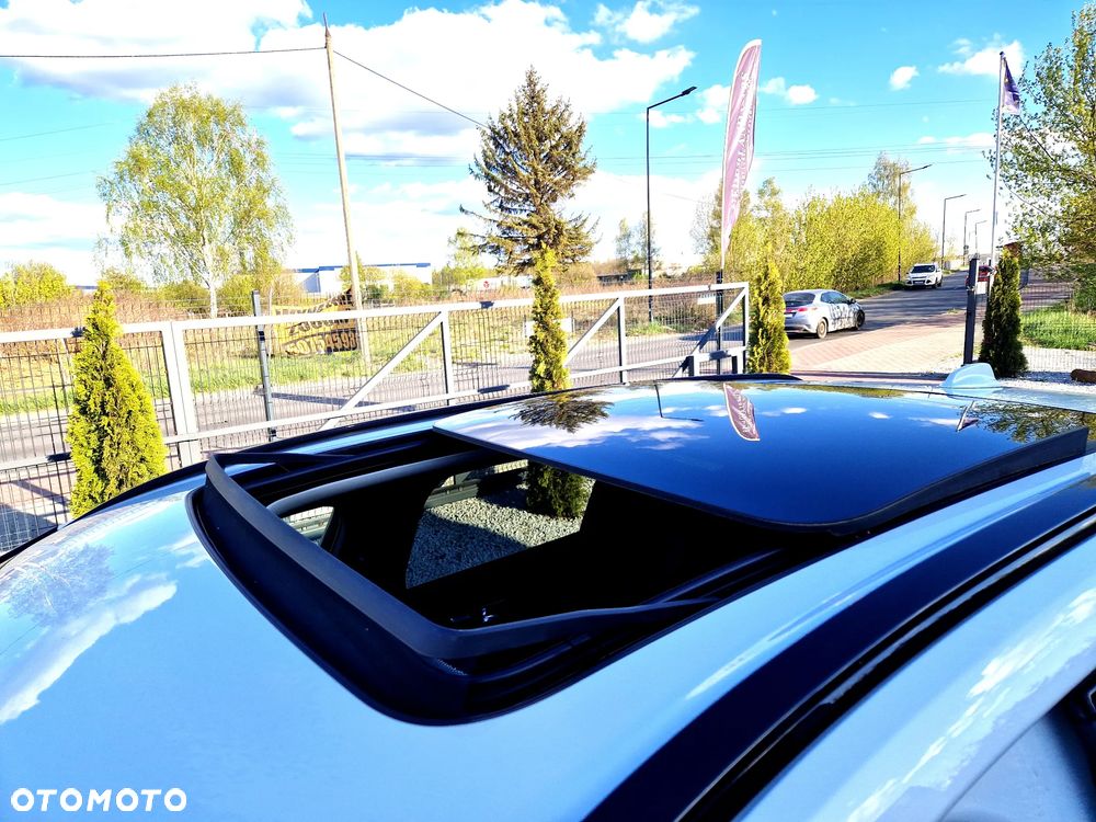 Volvo XC 60 B4 D Plus Dark - 29