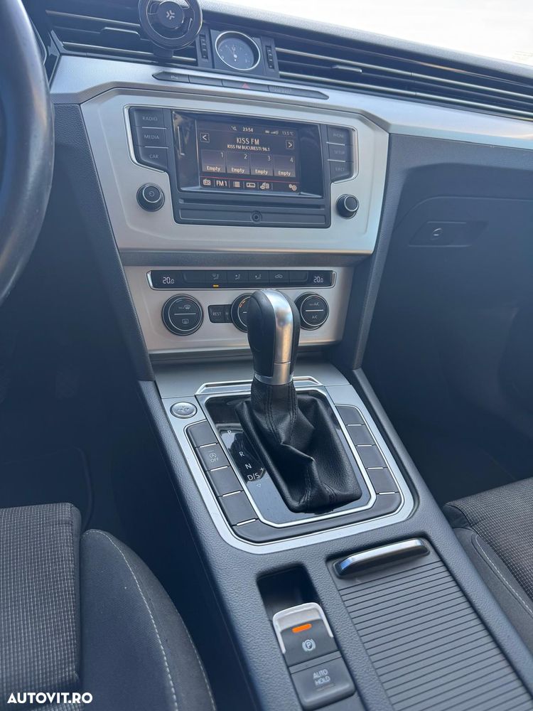 Volkswagen Passat 2.0 TDI DSG Comfortline - 14