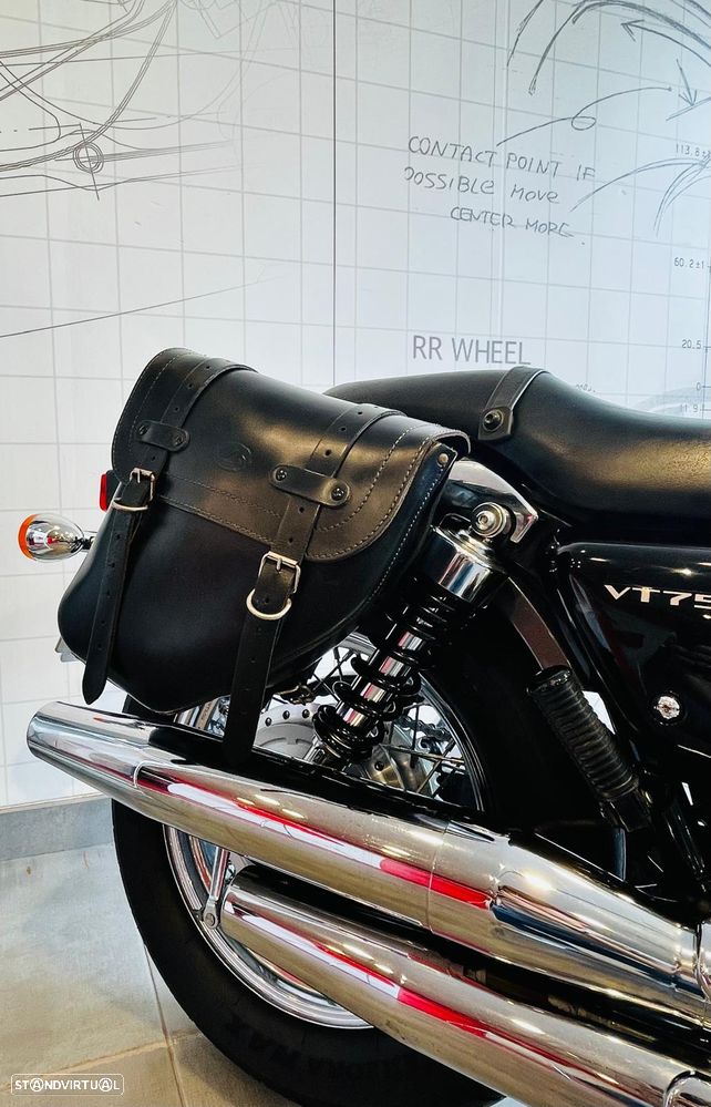 Honda VT 750S - 3