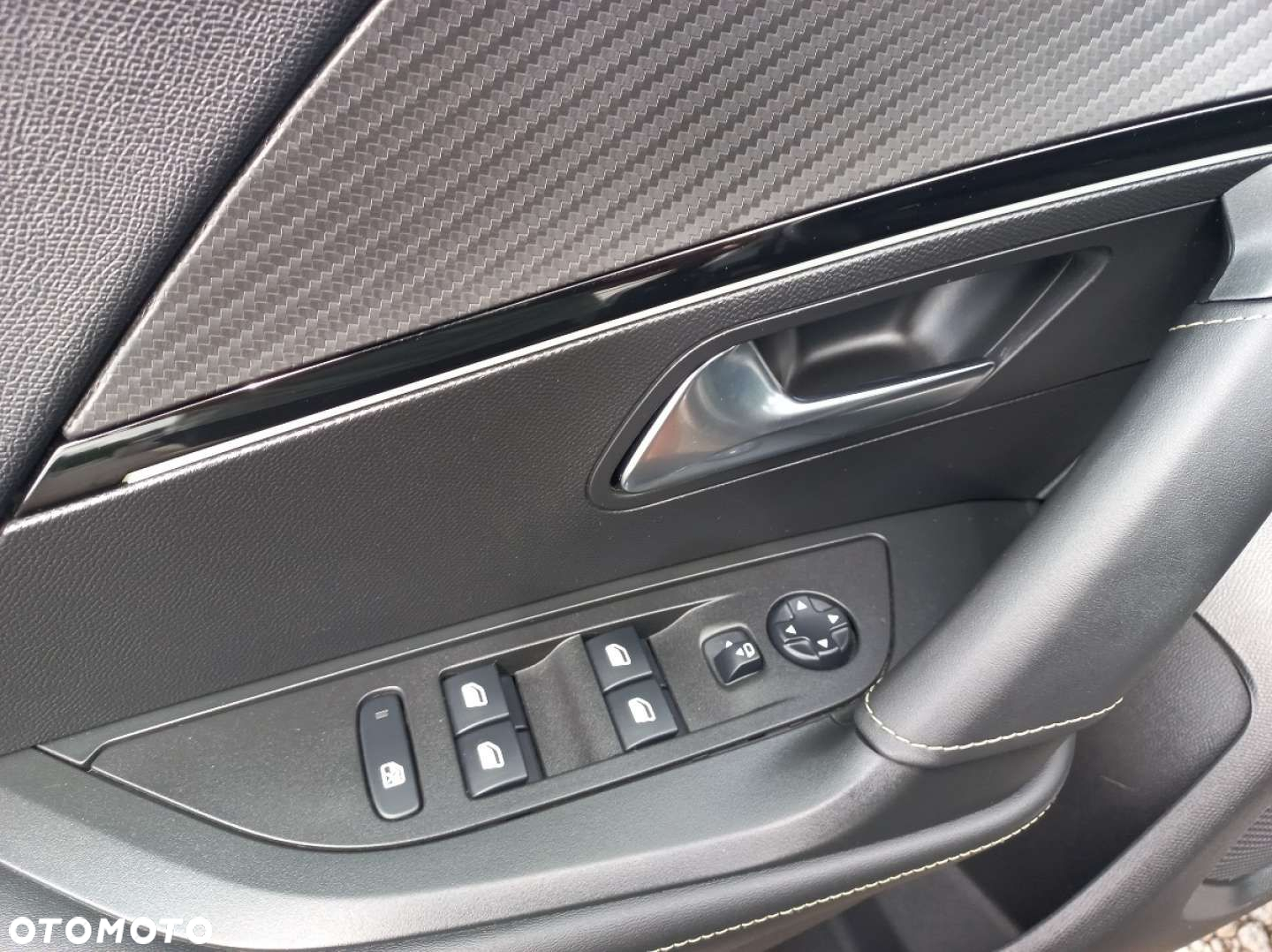 Peugeot 2008 - 13