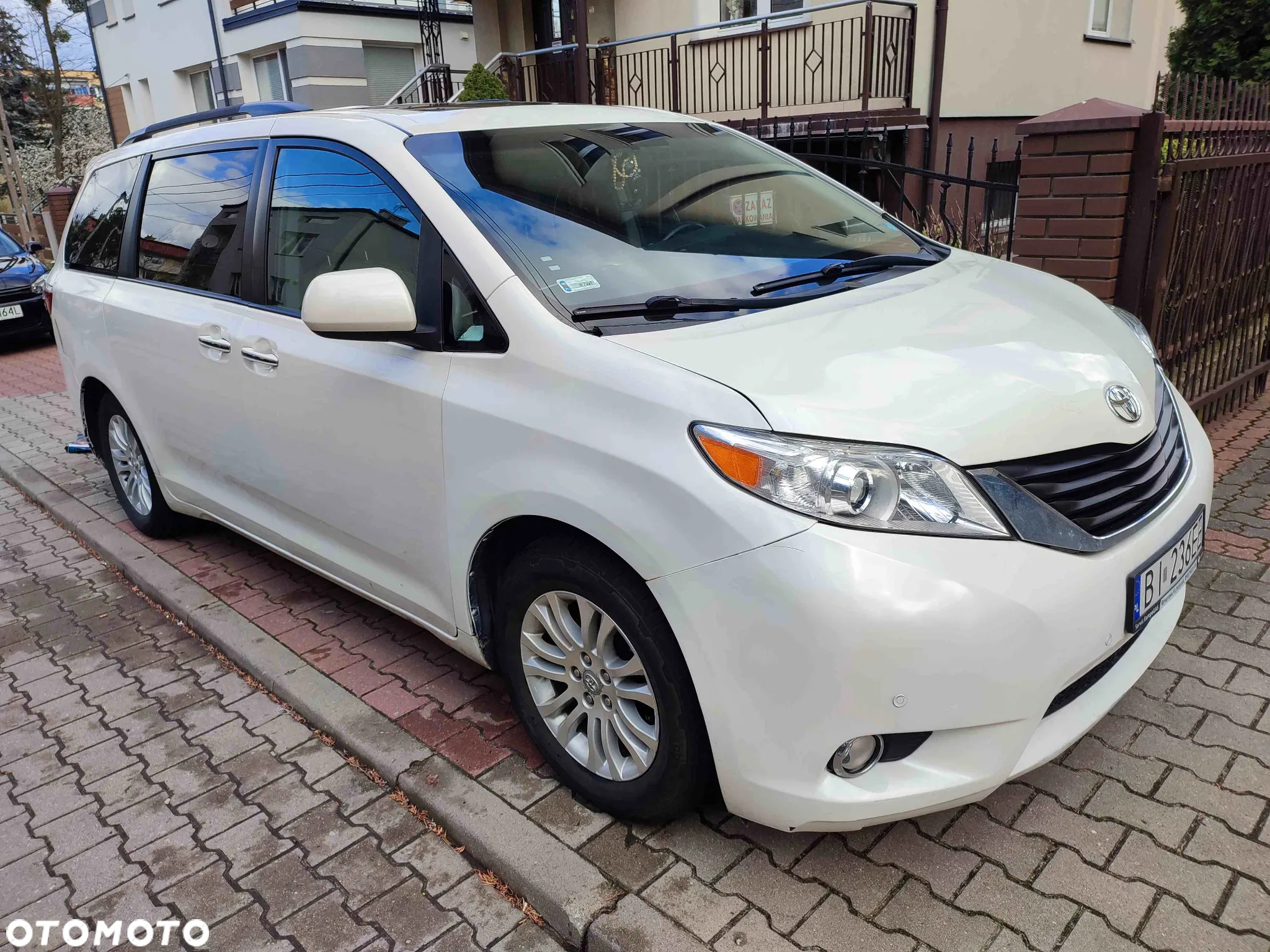 Toyota Sienna 3.5 V6 XLE AWD - 2
