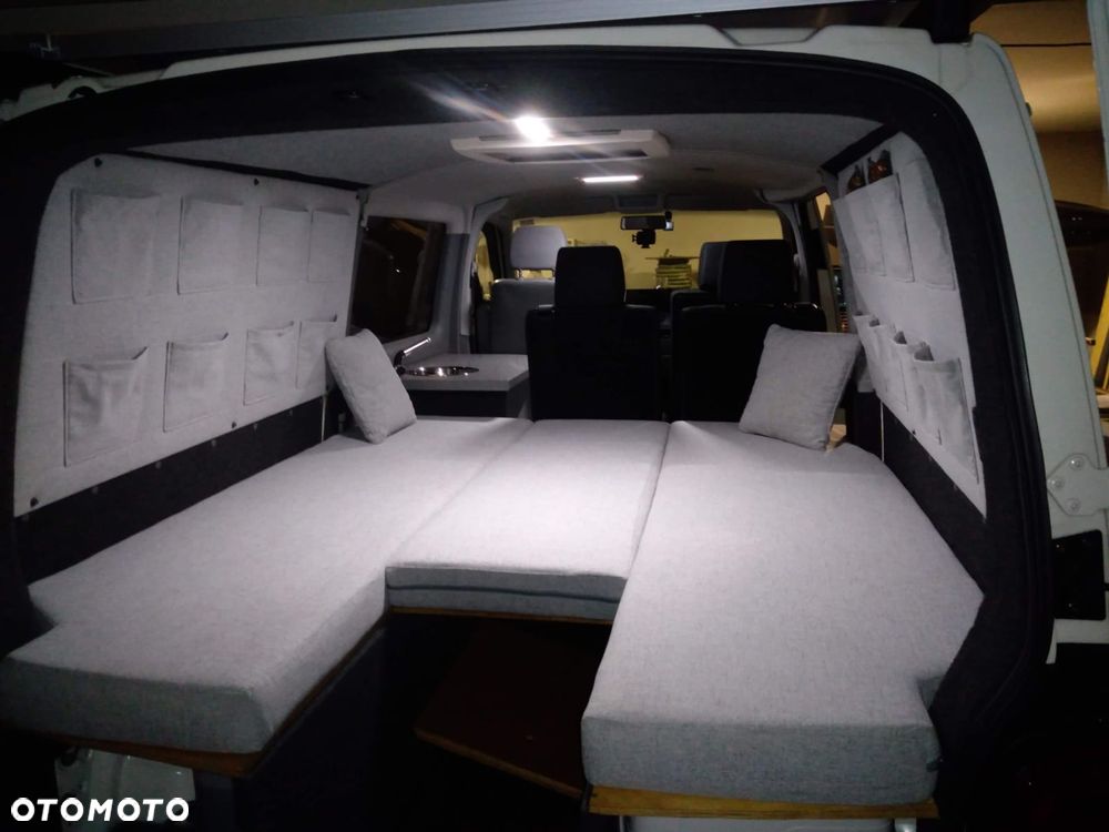 Volkswagen Transporter T5 - 18