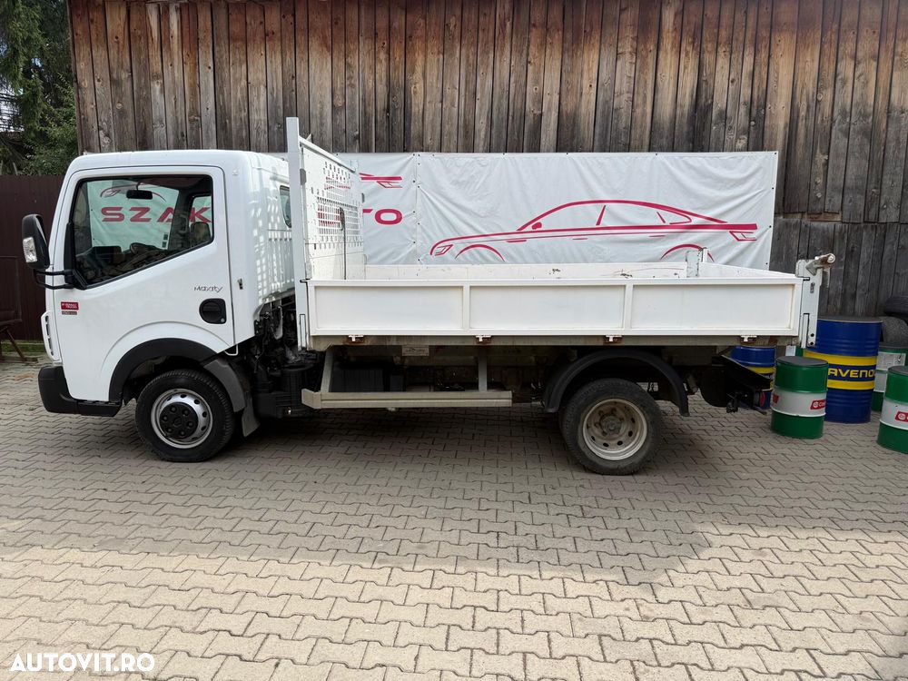 Renault Maxity - 13