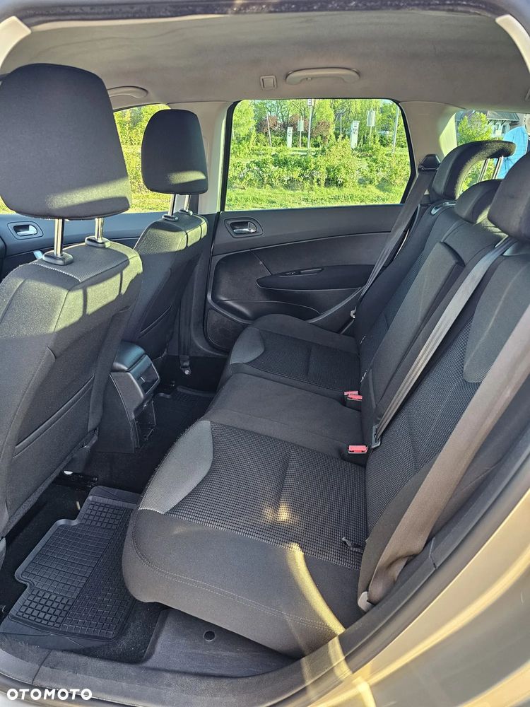 Peugeot 308 - 35