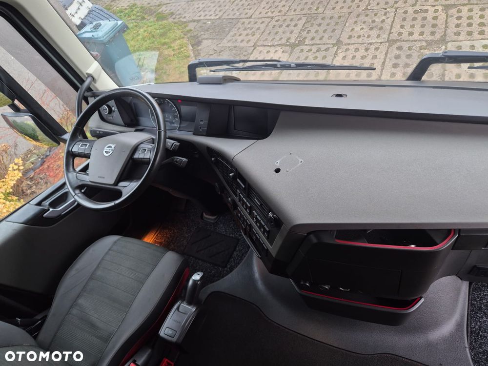 Volvo FH GLOBETROTTER - 31