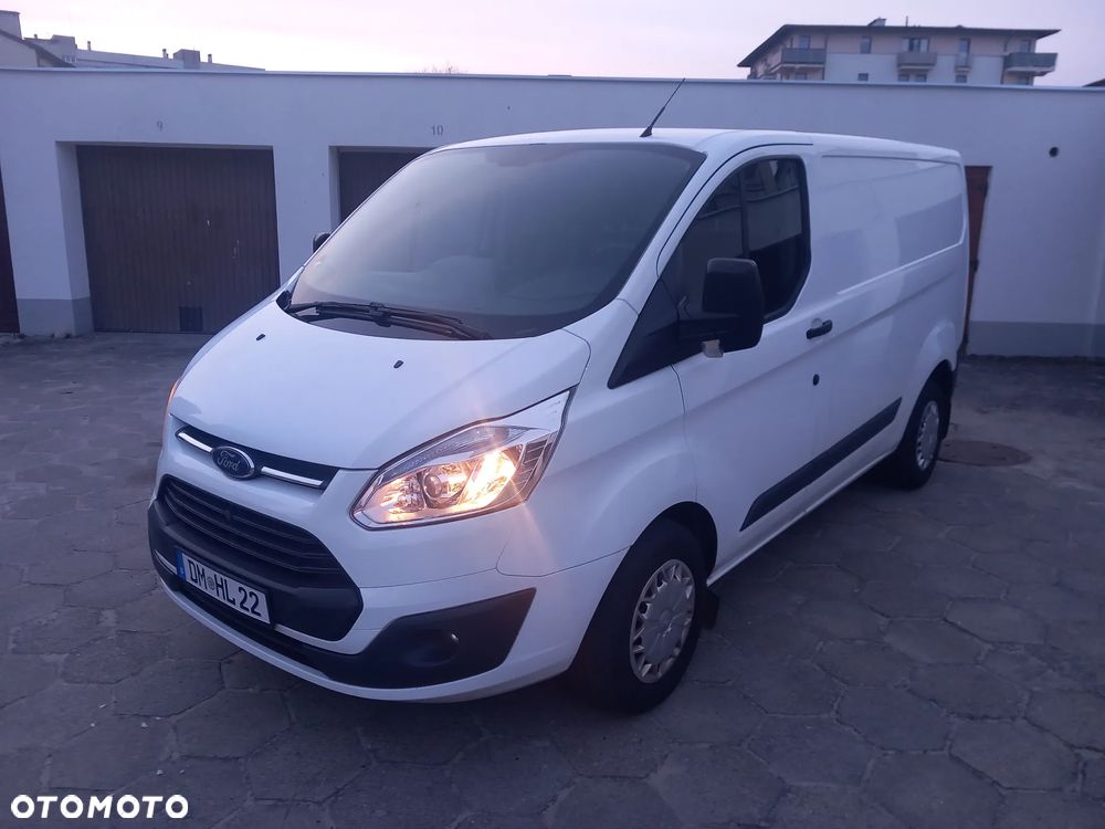 Ford TRANSIT CUSTOM - 12