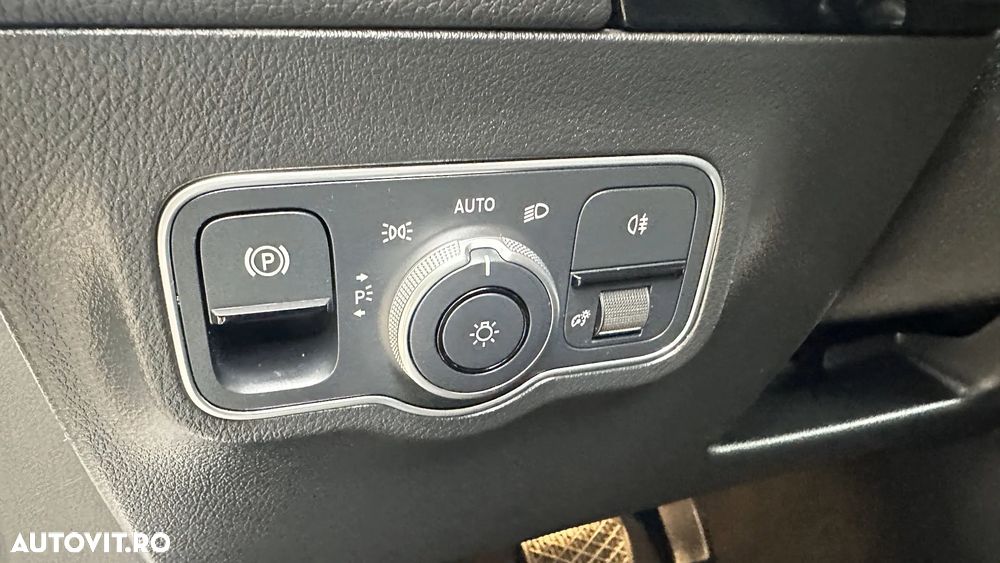 Mercedes-Benz GLA - 13