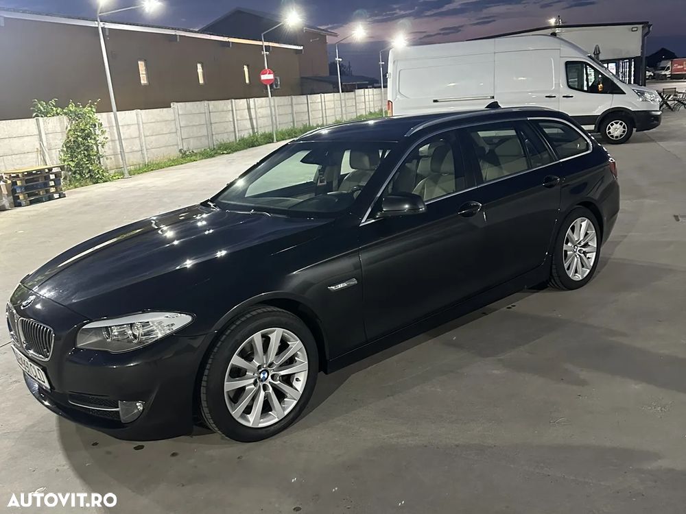 BMW Seria 5 525d xDrive Touring - 36