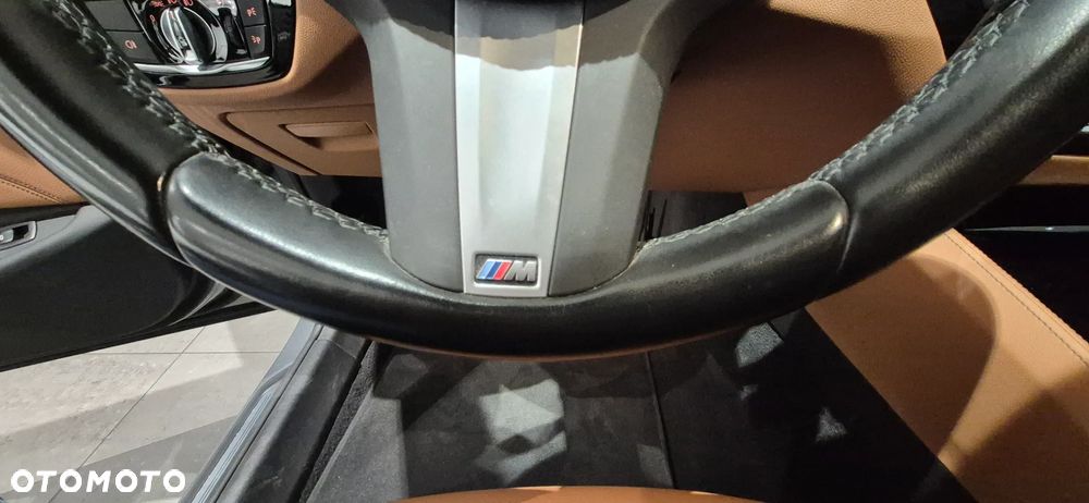 BMW Seria 5 520d xDrive Touring M Sport Edition - 11