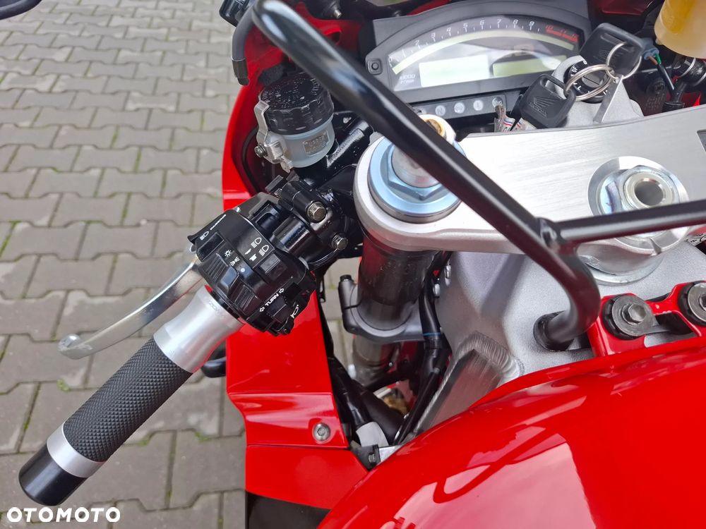 Honda VTR - 17
