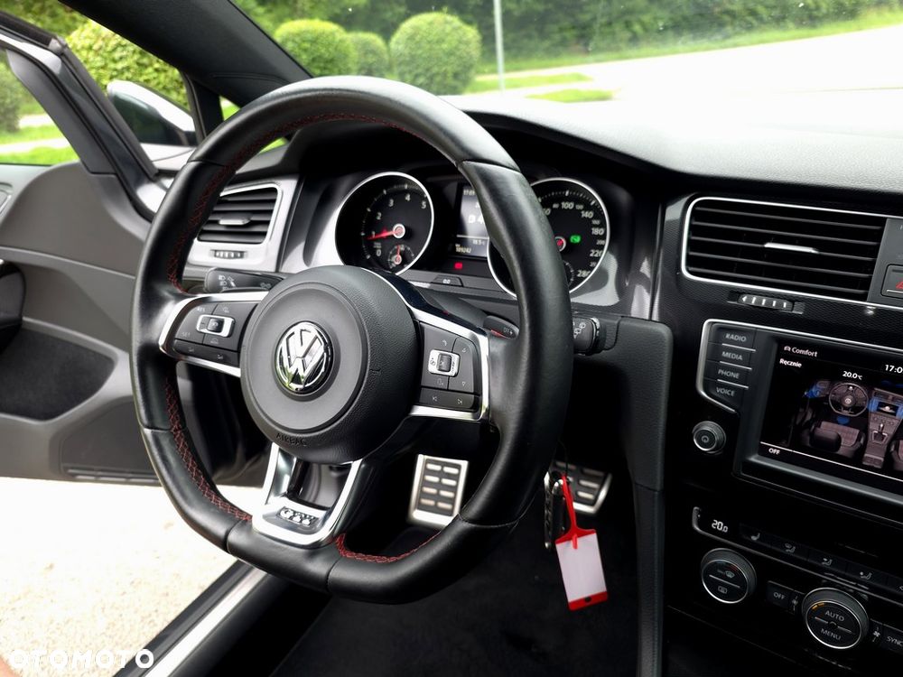 Volkswagen Golf - 18