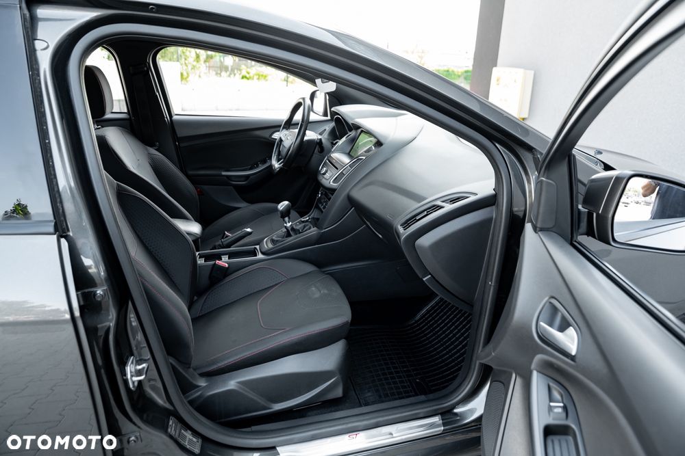 Ford Focus 1.0 EcoBoost Start-Stopp-System ST-Line - 25