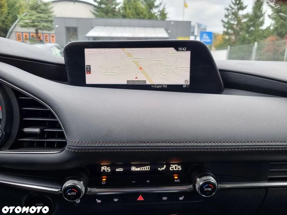 Mazda 3 SKYACTIV-G 2.0 M-Hybrid DRIVE - 18