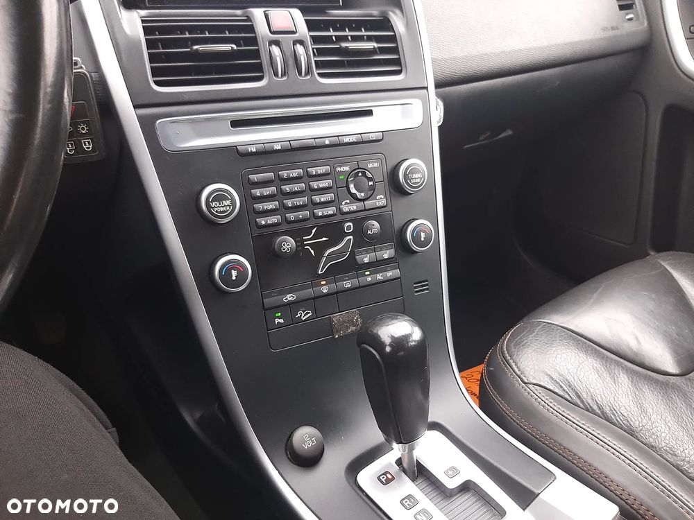 Volvo XC 60 D5 AWD Momentum - 18