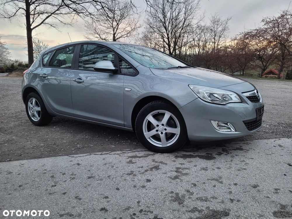 Opel Astra 1.6 Innovation - 19