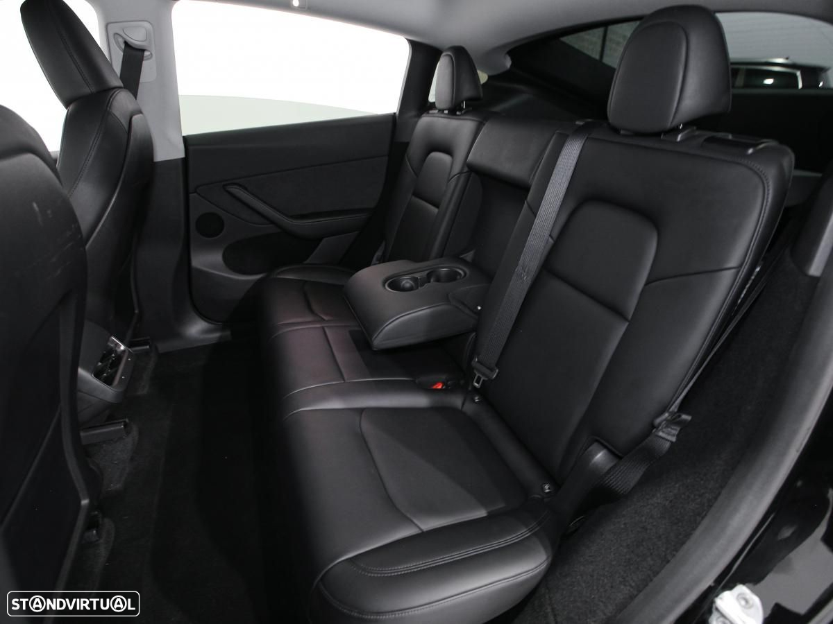 Tesla Model Y Long Range Dual Motor AWD - 9