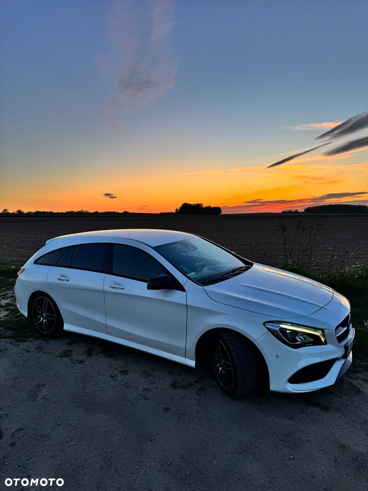 Mercedes-Benz CLA 220 4-Matic AMG Line - 4