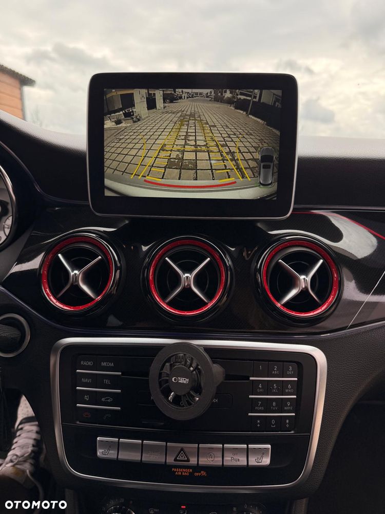 Mercedes-Benz CLA 200 7G-DCT AMG Line - 19
