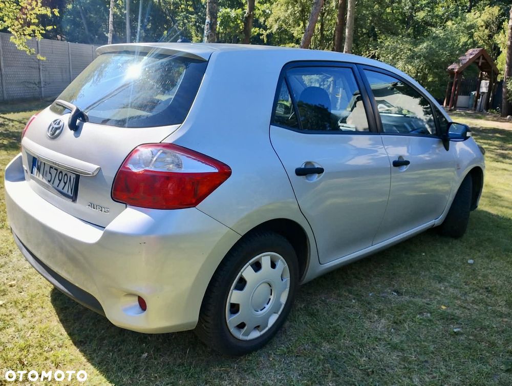 Toyota Auris 1.6 Terra - 8