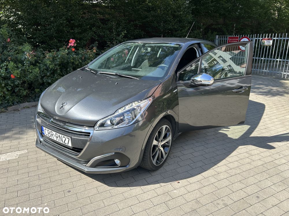 Peugeot 208 - 16