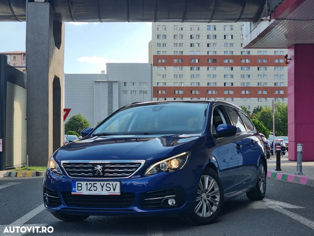 Peugeot 308 SW 1.2 L PureTech Turbo S&S Allure - 23