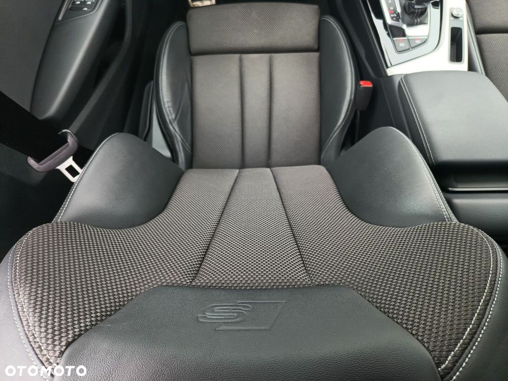 Audi A4 Limousine 35 TFSI mHEV S Line S tronic - 35