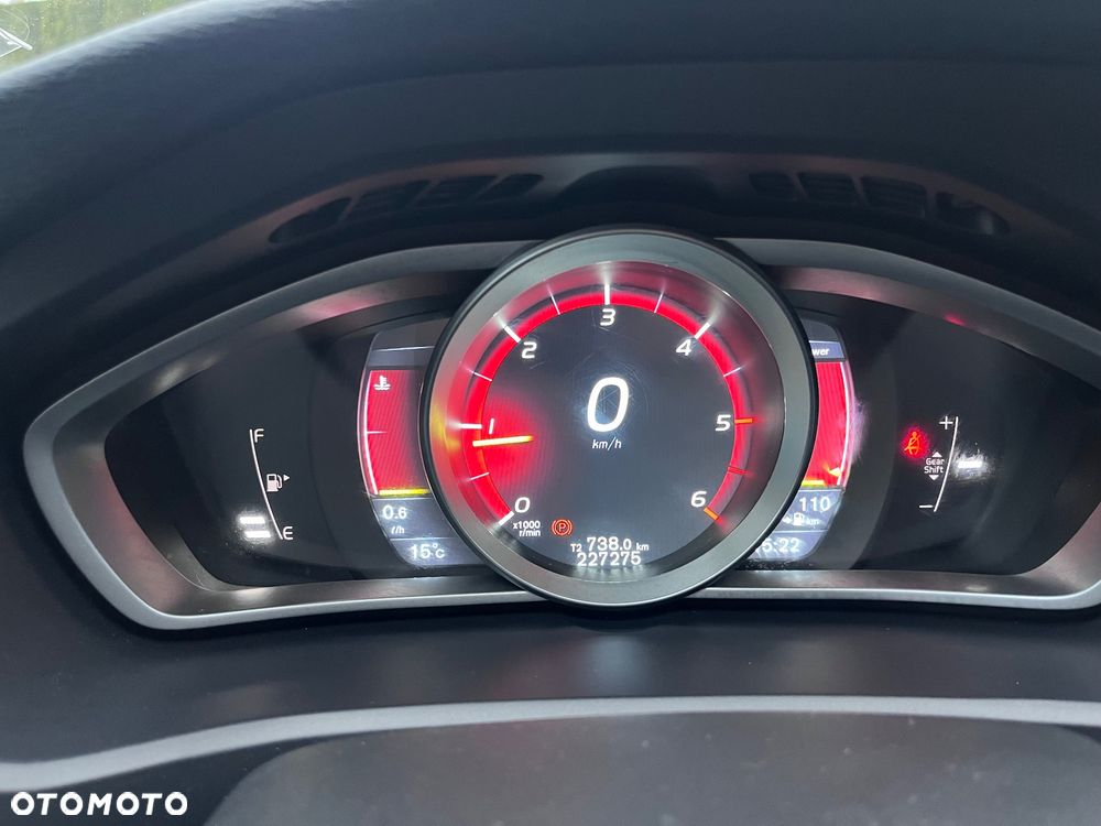 Volvo V40 - 16