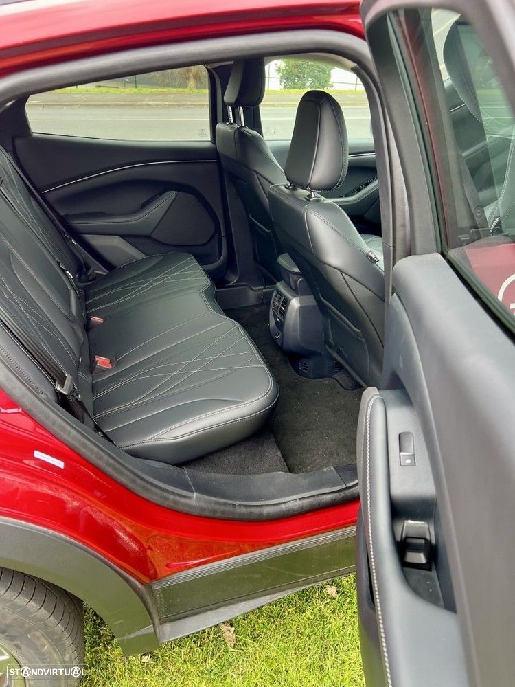 Ford Mustang Mach-E 75.7 kWh Base - 11