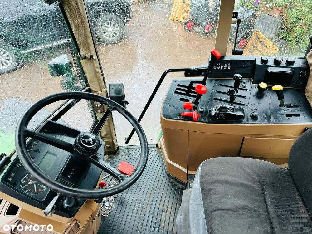 John Deere 6400 - 9