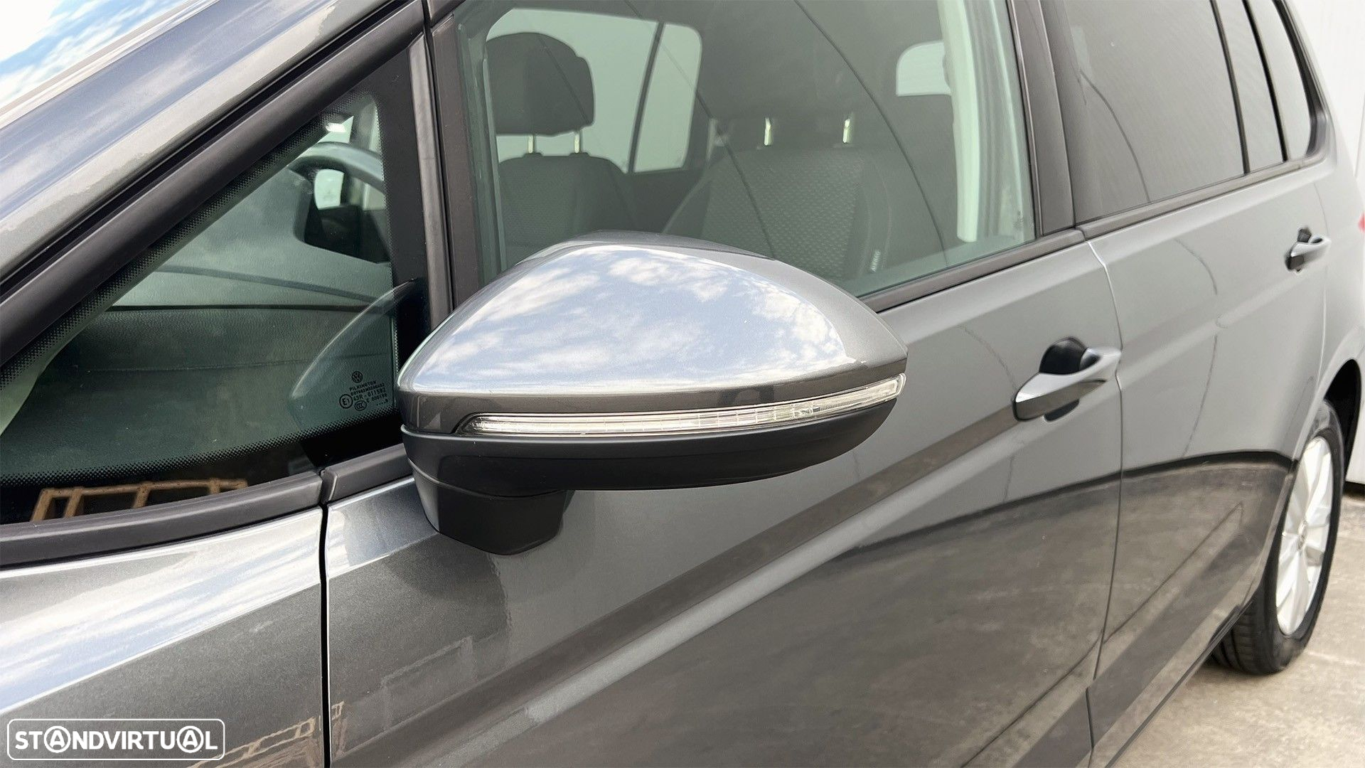 VW Touran 1.6 TDI Confortline DSG - 9