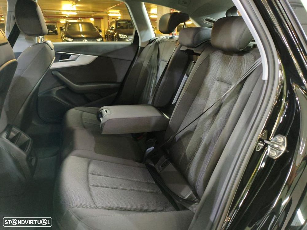 Audi A4 Avant 30 TDI S tronic - 8