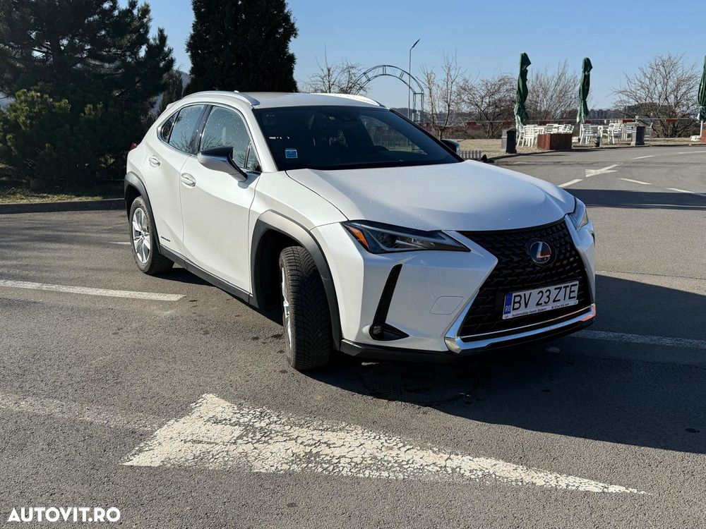 Lexus UX 250h Business Edition - 9