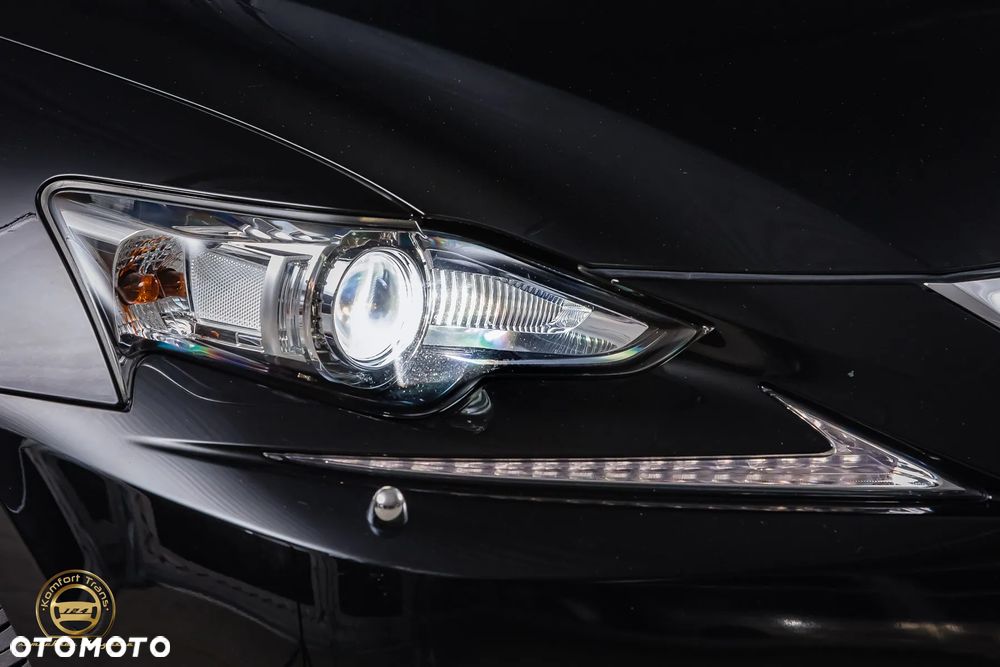 Lexus IS 200t Elite - 13