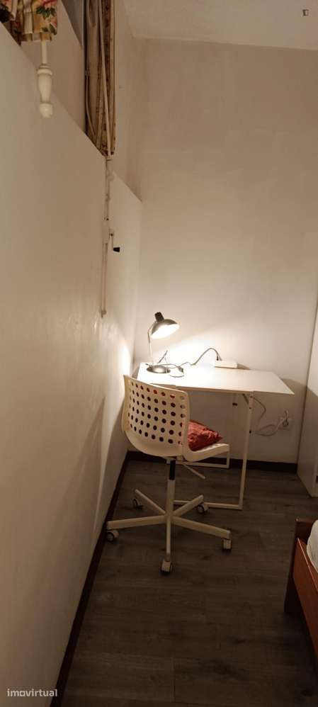 Quarto - localizado em Paranhos Porto - Grande imagem: 3/21