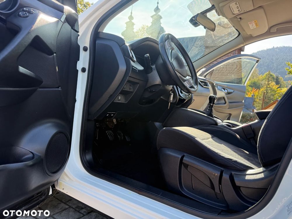 Nissan Qashqai 1.5 dCi 360 - 16