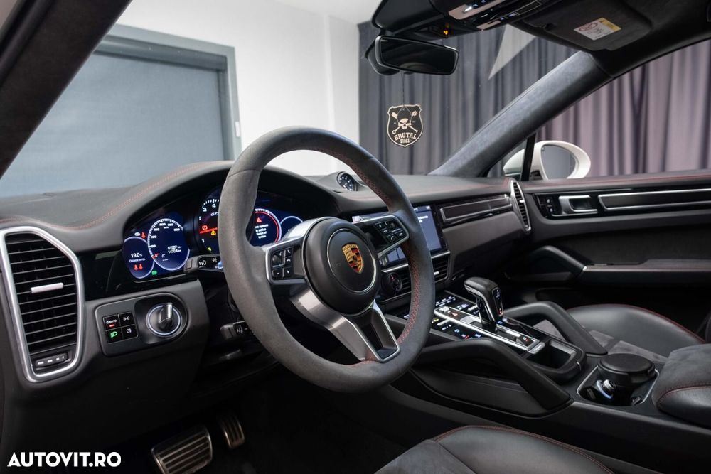 Porsche Cayenne Coupe - 17