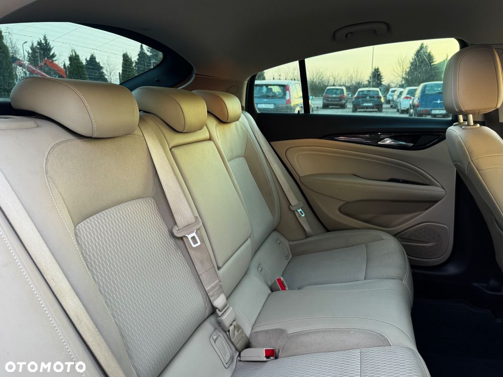 Opel Insignia 1.5 T Innovation S&S Eco - 28