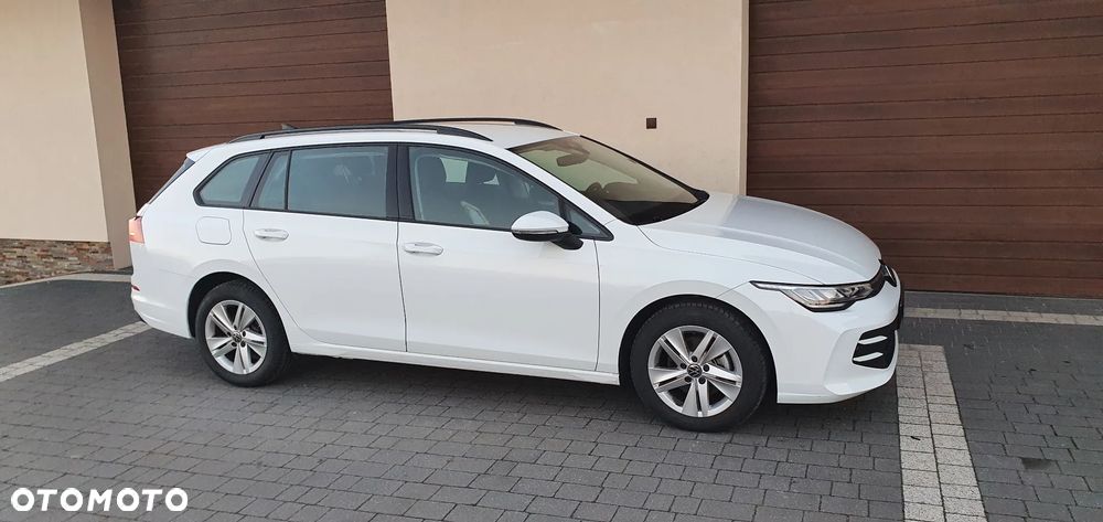 Volkswagen Golf - 1