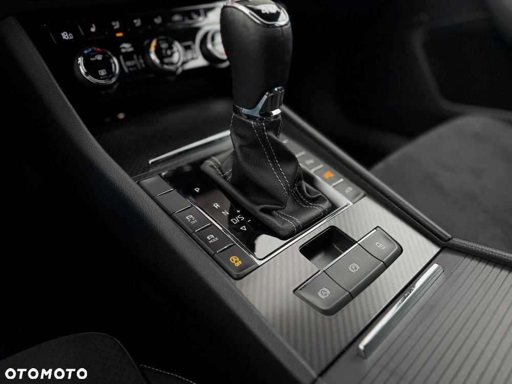 Skoda Superb 2.0 TDI SCR 4x4 Sportline DSG - 26
