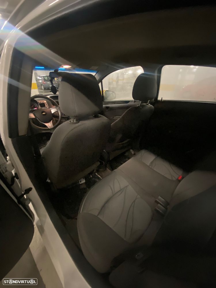 Chevrolet Spark 1.0 - 11