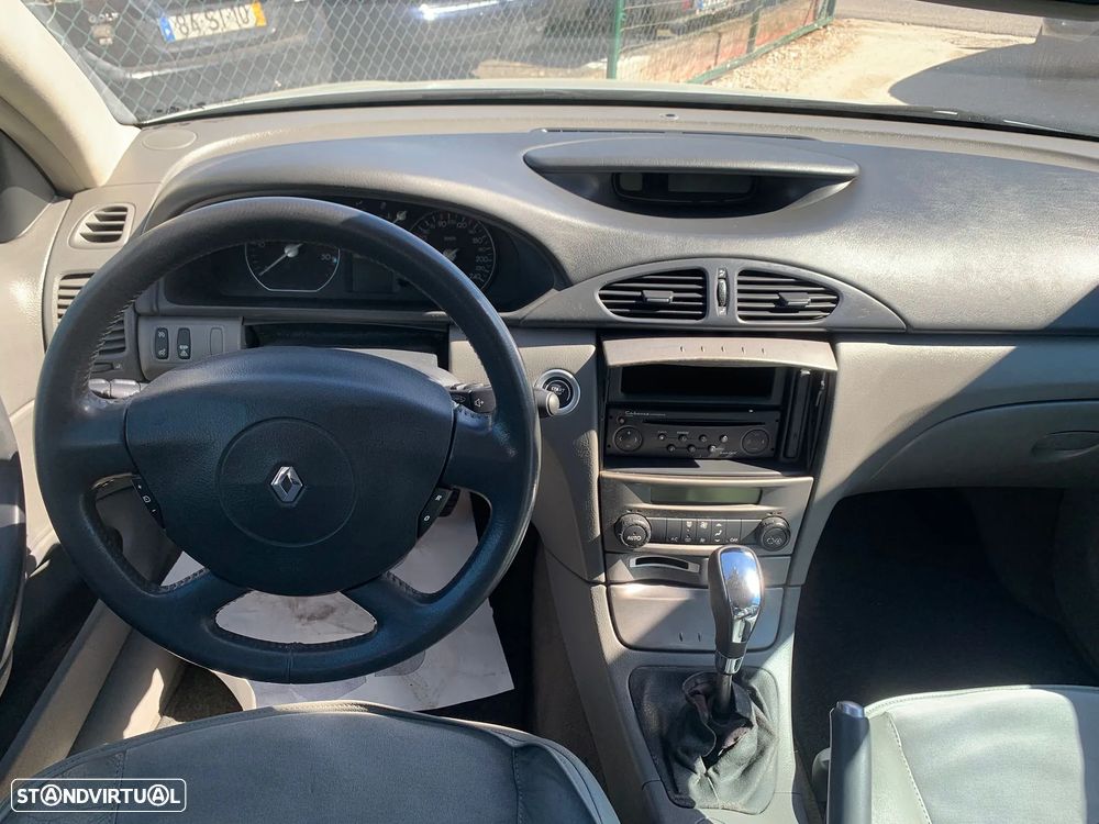 Renault Laguna Break 2.2 dCi Privilege - 11