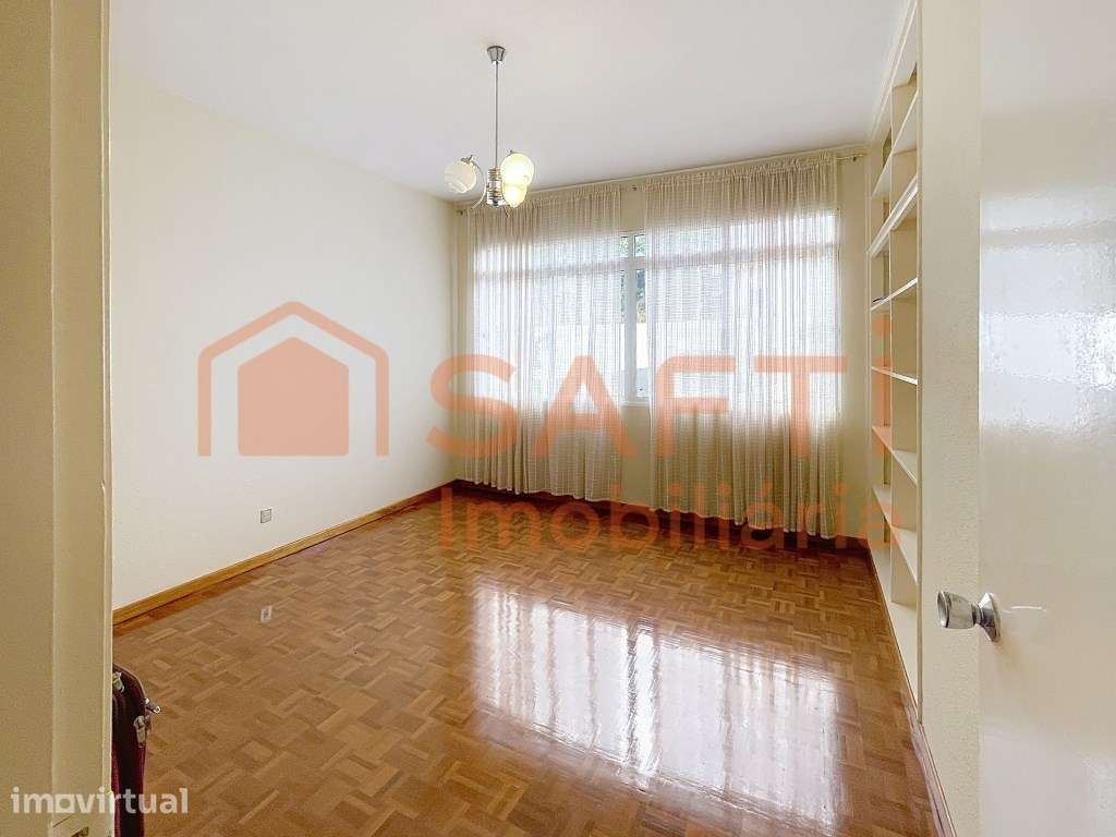 vende-se moradia na Calheta / House for Sale in Calheta, Madeira Is... - Grande imagem: 4/29