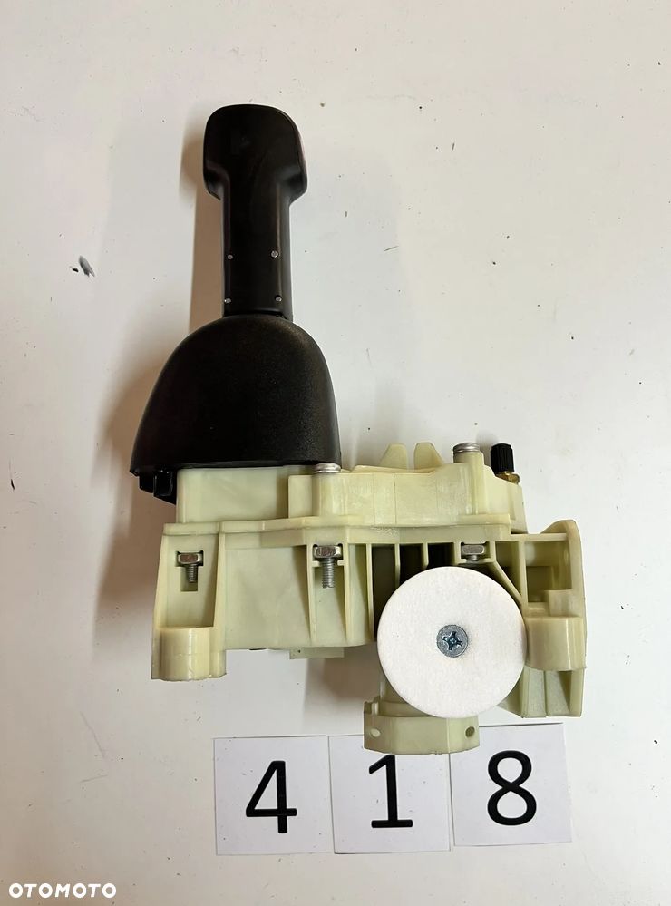 Zawór hamulcowy, hamulec pomocniczy, manetka hamulca ręcznego SCANIA 1882115 DT Spare Parts 1.18908 - 1