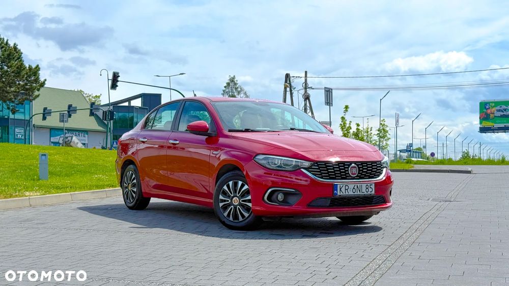 Fiat Tipo 1.4 16V Lounge EU6d - 16