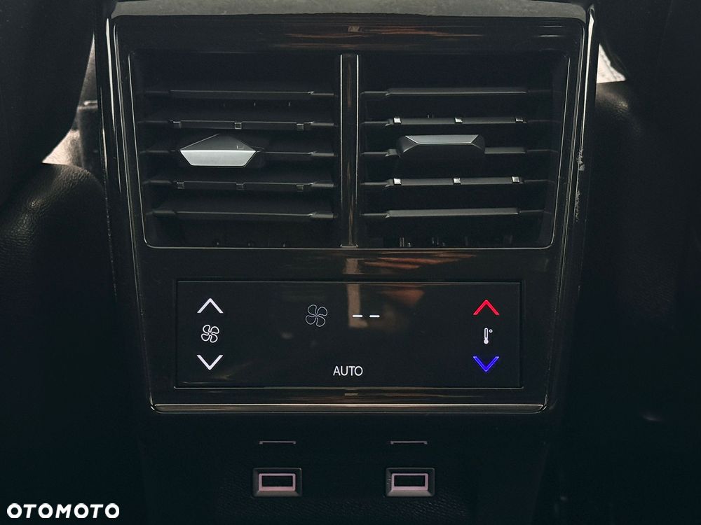 DS Automobiles DS 7 Crossback - 25